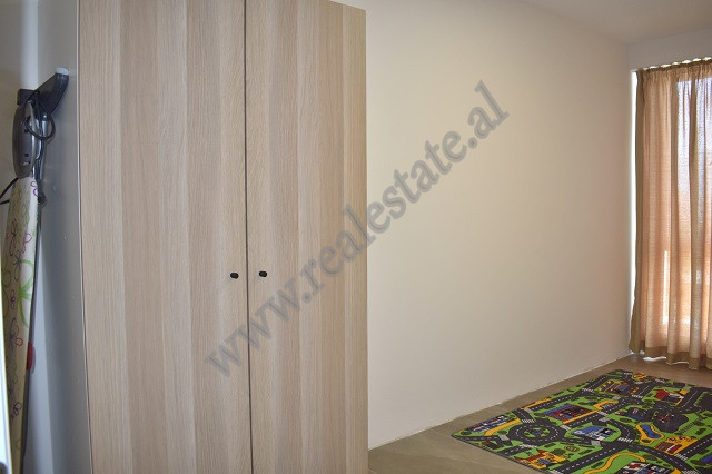 Apartamento de três quartos à venda na área fusha aviacionit em Tirana