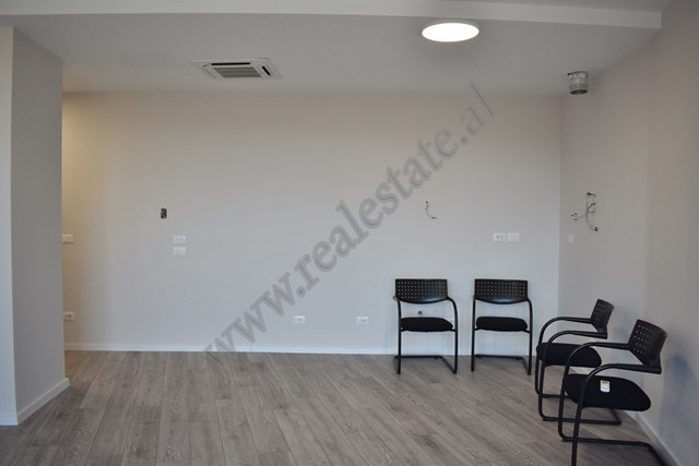 Bürofläche zur miete in der kosovareve-straße in Tirana, albanien (4)