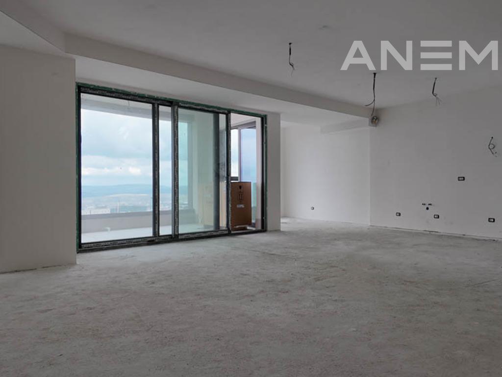 Apartamento en venta 215m² en el barrio Lakrishtë