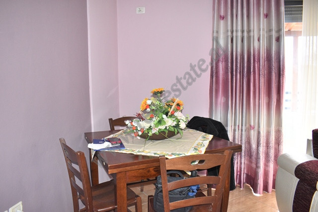 Zwei-zimmer-wohnung zur miete im astiri-viertel in Tirana, albanien (4)