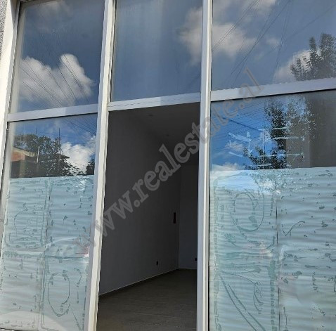 Geschäft zu vermieten in der nähe des astiri-gebiets in Tirana, albanien (2)