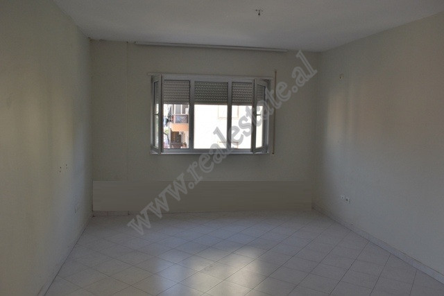 Apartamento de un dormitorio en venta en el área de Ali Demi en Tirana, albania (3)