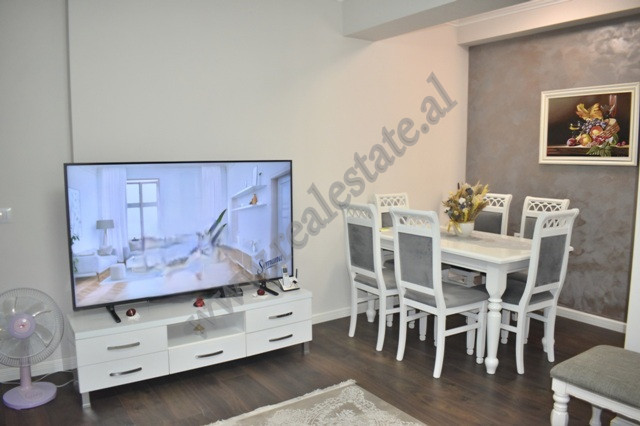 Apartamento 2+1 en venta cerca de la calle barrikadave en Tirana