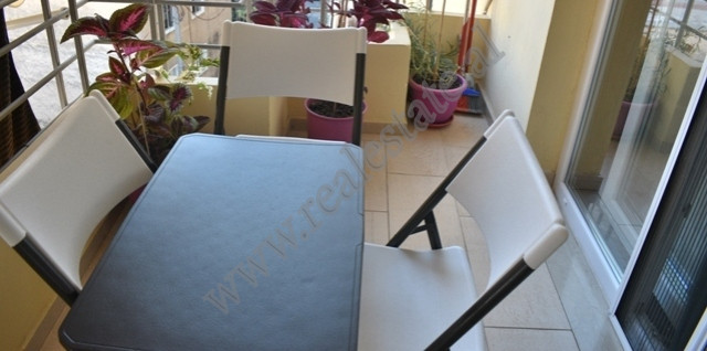 Apartamento 2+1 en venta cerca de la calle barrikadave en Tirana