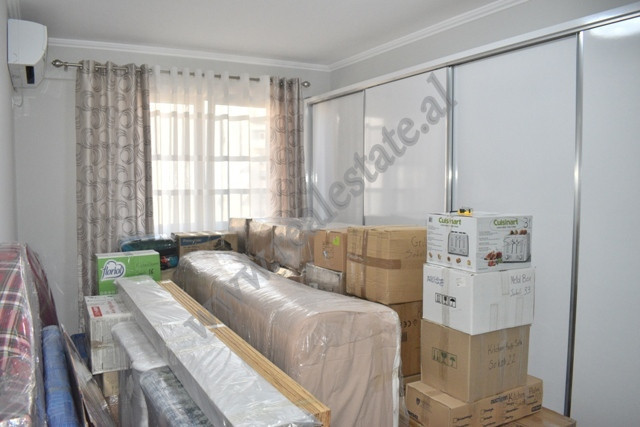 Apartamento 2+1 en venta cerca de la calle barrikadave en Tirana