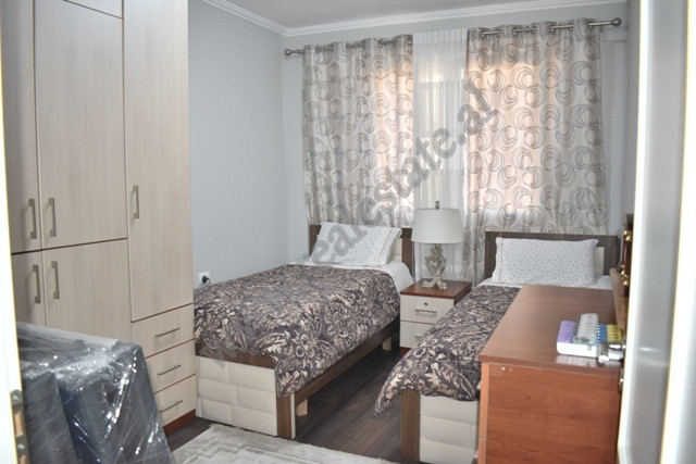 Apartamento 2+1 en venta cerca de la calle barrikadave en Tirana