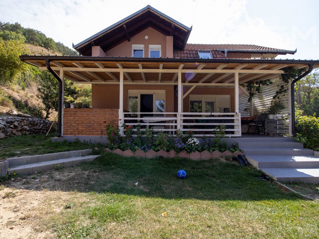 Casa in vendita 440m² nel quartiere Mati 1