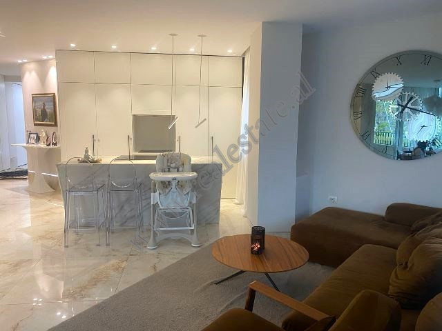 Apartament me dy dhoma gjumi për shitje në zonën e liqenit të thatë në Tiranë, shqipëri