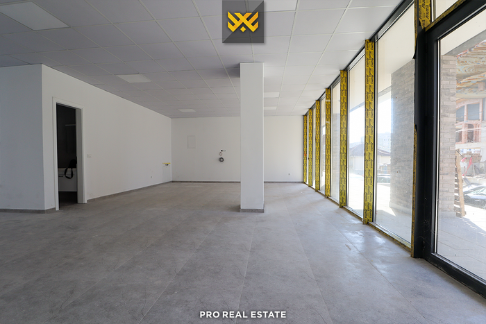 Espaço comercial 94,9m² para alugar em Mati 1