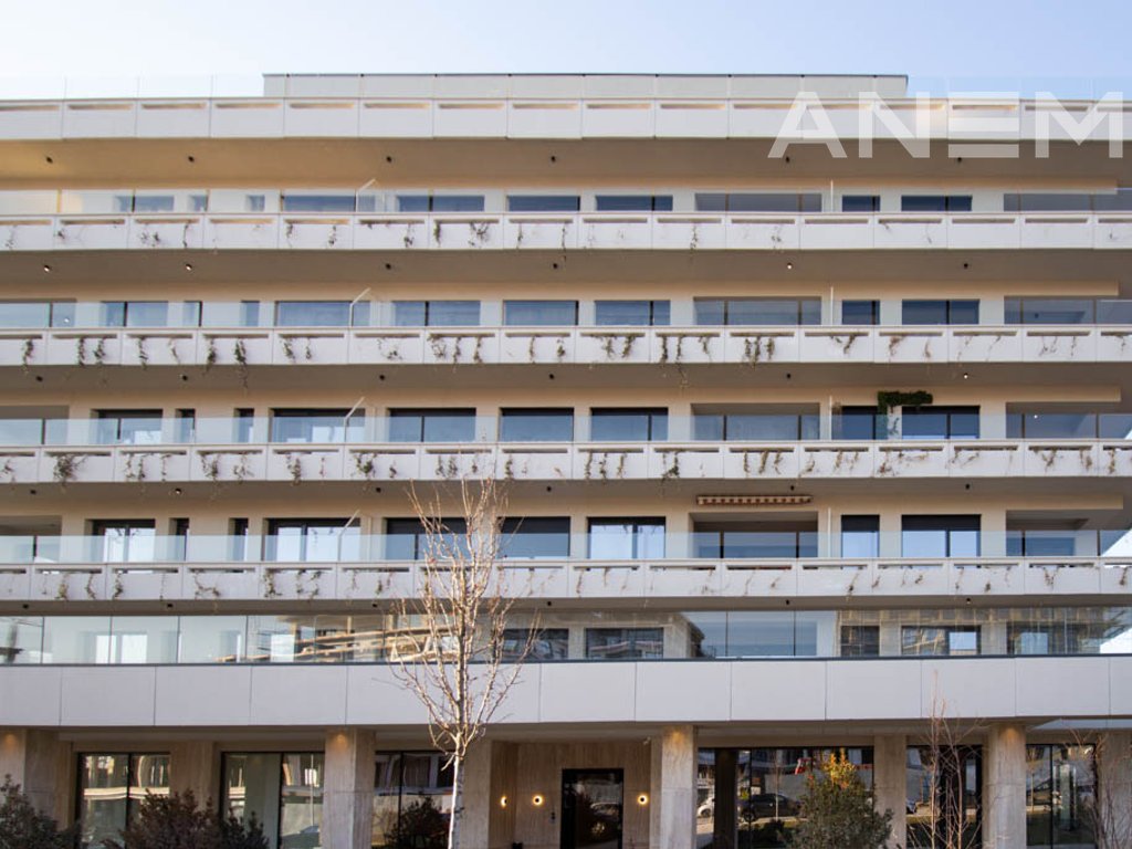 Banesë në shitje 95.55m² + 57.16m² tarracë në marigona hill