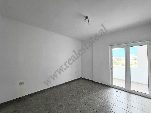 Apartament me dy dhoma gjumi për shitje në rrugën bardhyl në Tiranë, shqipëri (4)