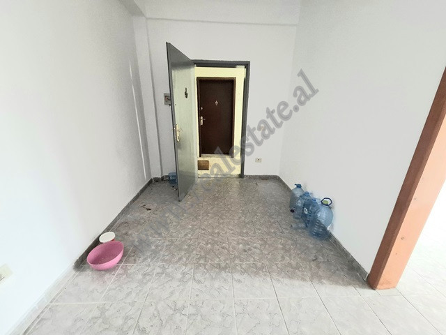Apartament me dy dhoma gjumi për shitje në rrugën bardhyl në Tiranë, shqipëri (7)