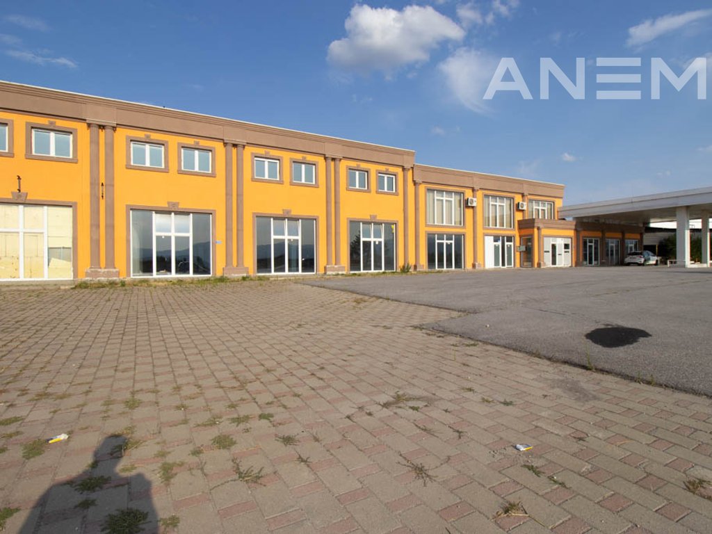Objekt me qira 5000m² në prelezë të ferizajit