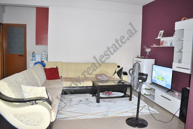Villa zum verkauf in der nähe des univers city komplexes in Tirana, albanien (2)