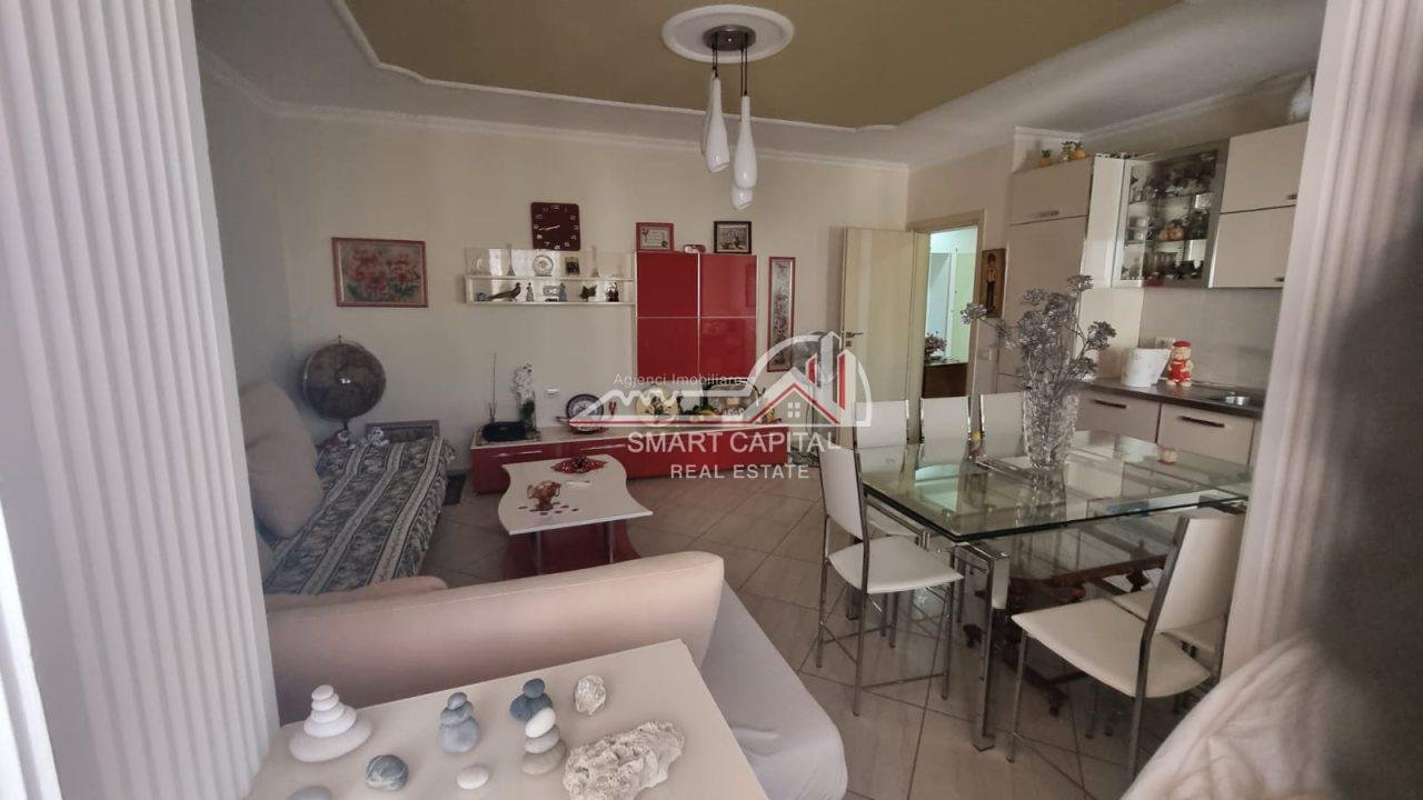 Wohnung 1+1 zu verkaufen in der nähe des sozialversicherungshauses Vlorë!