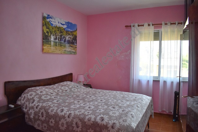 Apartamento de dois quartos à venda perto da rua durrësit, em Tirana, albânia