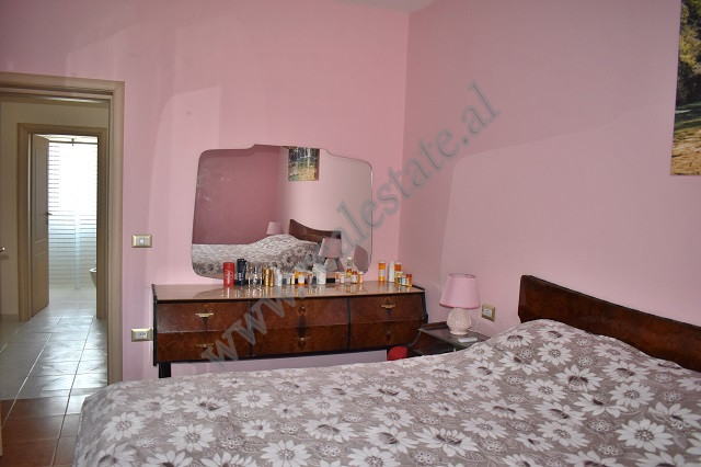 Apartamento de dois quartos à venda perto da rua durrësit, em Tirana, albânia