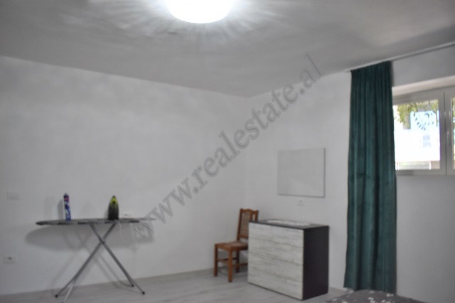 Apartament me dy dhoma gjumi për qira në rrugën ibrahim rugova, në Tiranë, shqipëri (6)