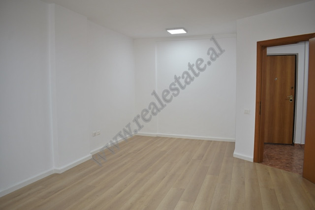 Ufficio in affitto vicino a via kavaja a Tirana, albania (2)