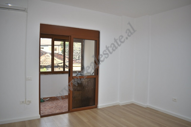 Ufficio in affitto vicino a via kavaja a Tirana, albania (4)