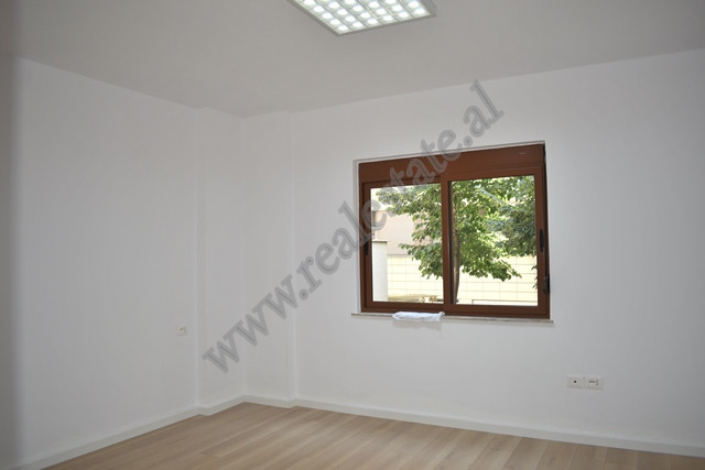 Ufficio in affitto vicino a via kavaja a Tirana, albania (6)