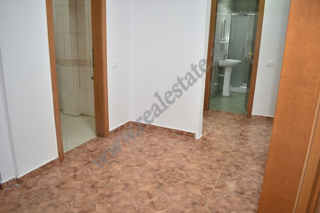 Ufficio in affitto vicino a via kavaja a Tirana, albania (8)