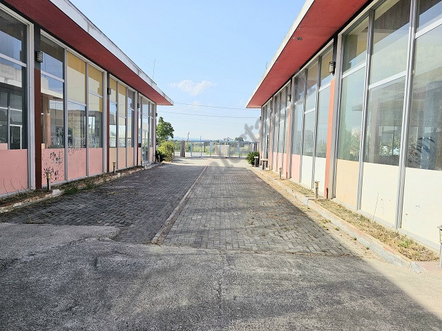 Armazém à venda na área de xhafzotaj em shijak, albânia (2)