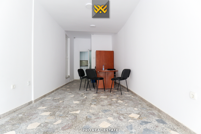 Lokal / zyrë 40m² me #qira te qendra e vjetër