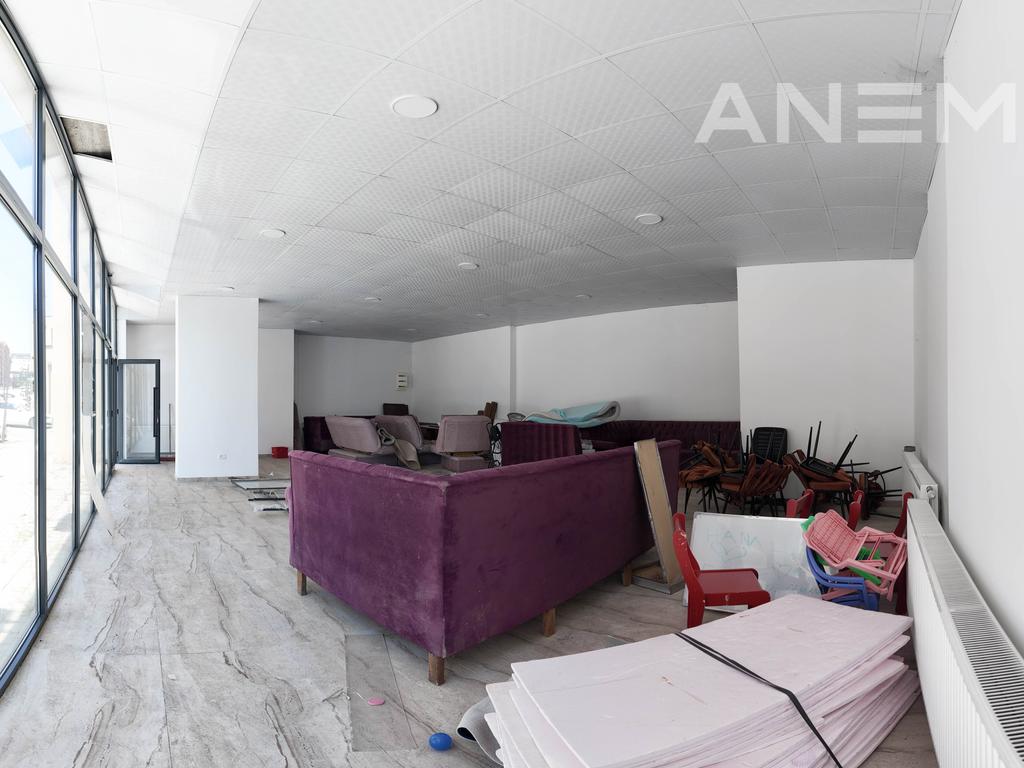 Local comercial en alquiler 100m² en el barrio kalabria