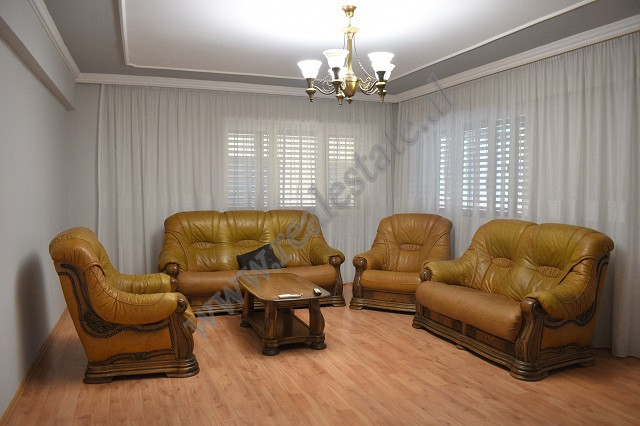 Apartamento de tres habitaciones en venta en la calle xhanfize keko, en Tirana, albania
