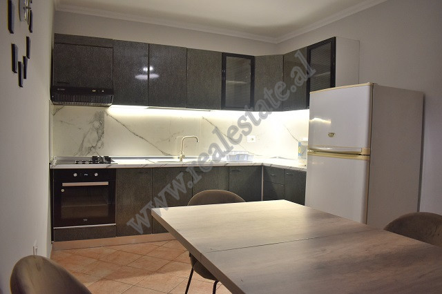 Apartamento de tres habitaciones en venta en la calle xhanfize keko, en Tirana, albania (3)