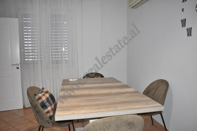 Apartamento de tres habitaciones en venta en la calle xhanfize keko, en Tirana, albania (4)