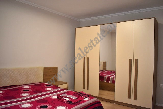 Apartamento de tres habitaciones en venta en la calle xhanfize keko, en Tirana, albania (5)