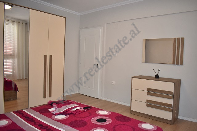 Apartamento de tres habitaciones en venta en la calle xhanfize keko, en Tirana, albania (6)