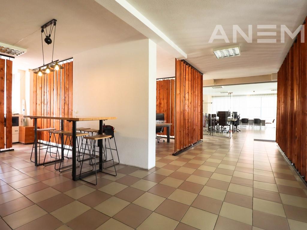 Local comercial en alquiler 260m² en el barrio Bregu i Diellit