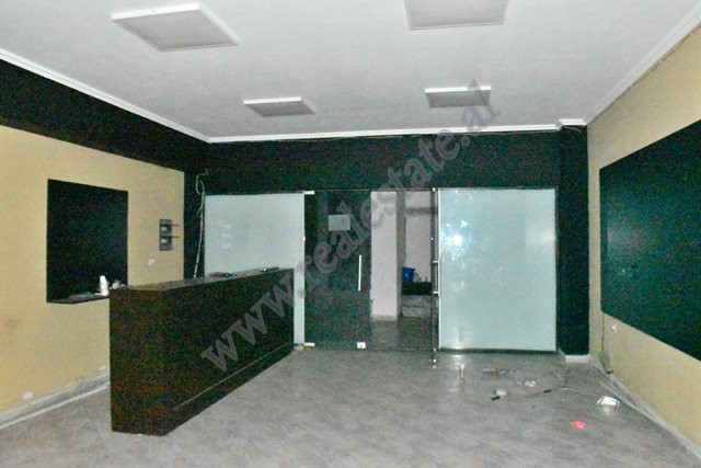 Espaço comercial à venda na área 21 dhjetori em Tirana, albânia