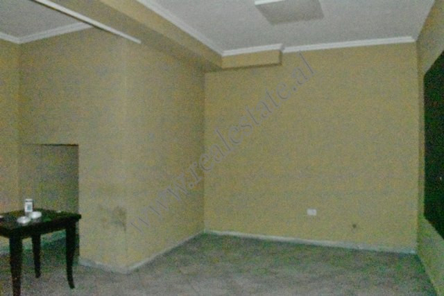 Espaço comercial à venda na área 21 dhjetori em Tirana, albânia (4)