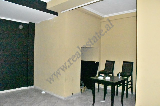 Espaço comercial à venda na área 21 dhjetori em Tirana, albânia (5)