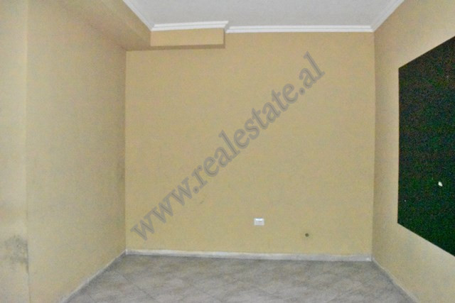 Espaço comercial à venda na área 21 dhjetori em Tirana, albânia (7)