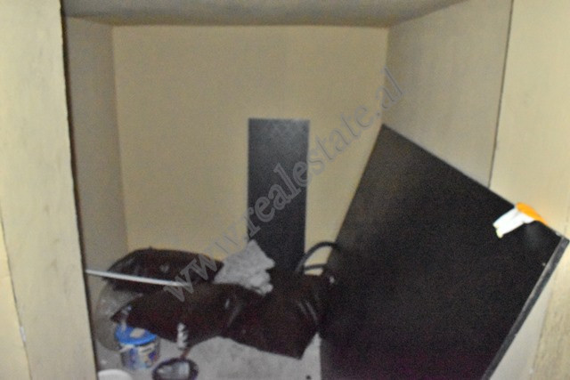 Espaço comercial à venda na área 21 dhjetori em Tirana, albânia (8)