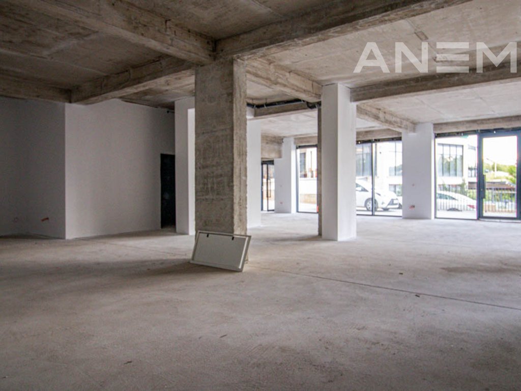 Lokal në shitje 344m² në lagjen Mati 1