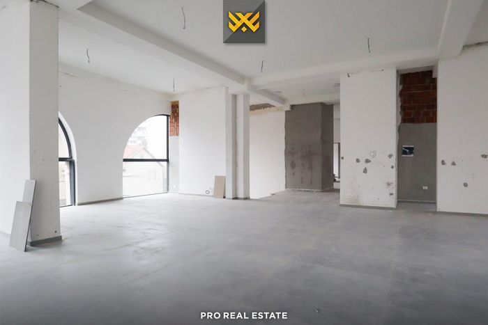 Local de 150m² à vendre à Tophane
