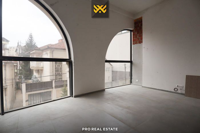 Local de 150m² à vendre à Tophane