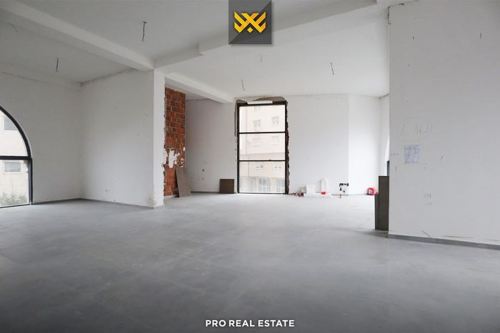 Local de 150m² à vendre à Tophane