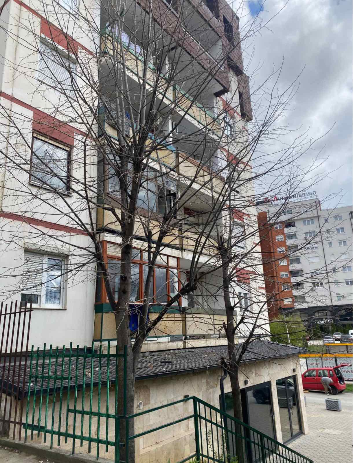 Banesë në shitje në bregun e diellit