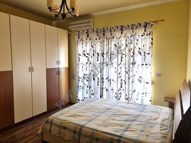 Apartamento de três quartos à venda perto do boulevard zhan d'ark, em Tirana, albânia (4)