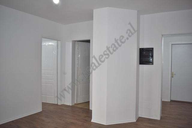 Apartament me tre dhoma gjumi për shitje në zonën linza në Tiranë, shqipëri (5)