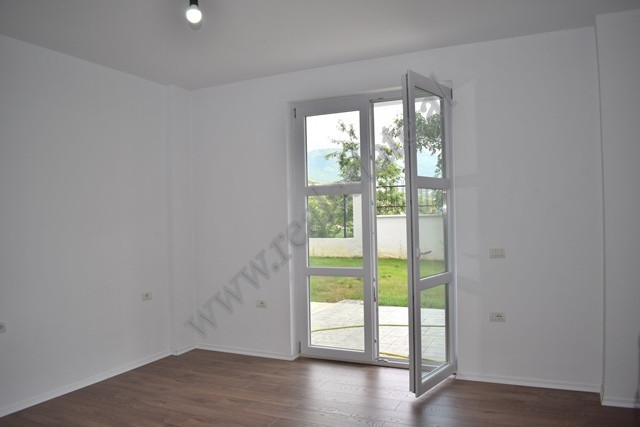 Apartament me tre dhoma gjumi për shitje në zonën linza në Tiranë, shqipëri (6)