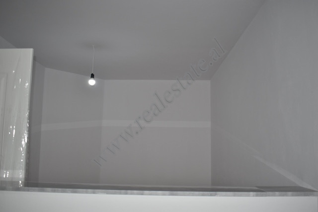 Apartament me tre dhoma gjumi për shitje në zonën linza në Tiranë, shqipëri (8)