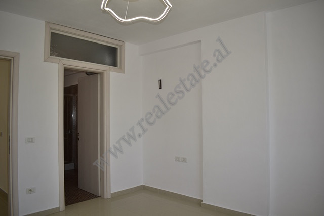 Zwei-zimmer-wohnung zum verkauf im Yzberisht-viertel in Tirana, albanien (6)